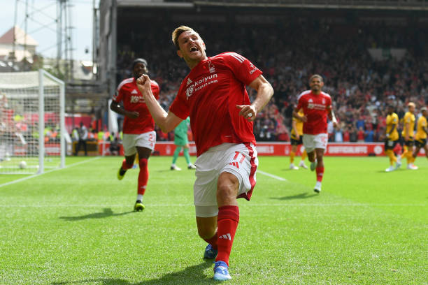 她因未能在 她因未能在